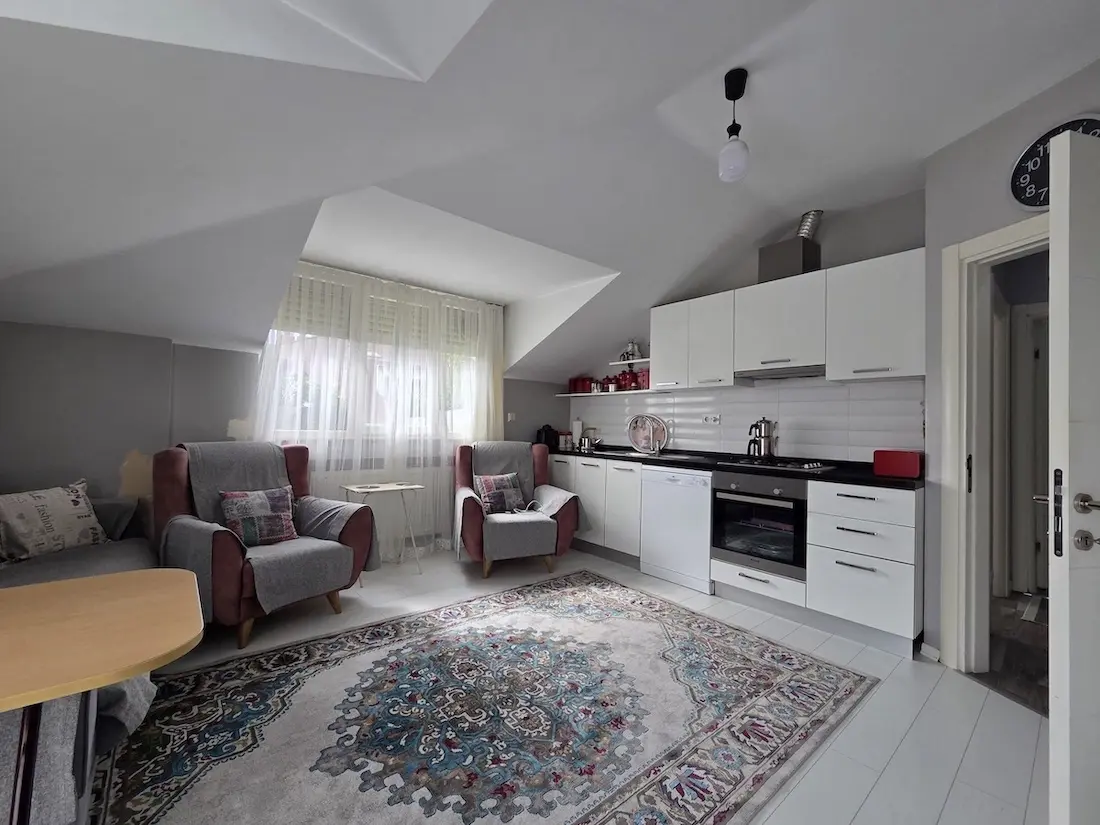 Spacious lounge